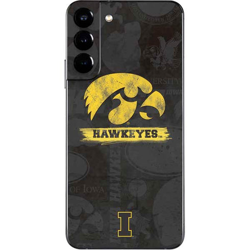 University of Iowa Hawkeyes Distressed Logo Galaxy S22 Plus Skin