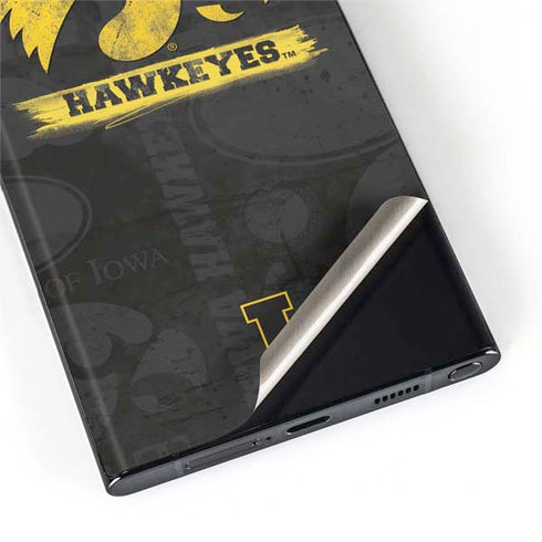 University of Iowa Hawkeyes Distressed Logo Galaxy S22 Ultra Skin