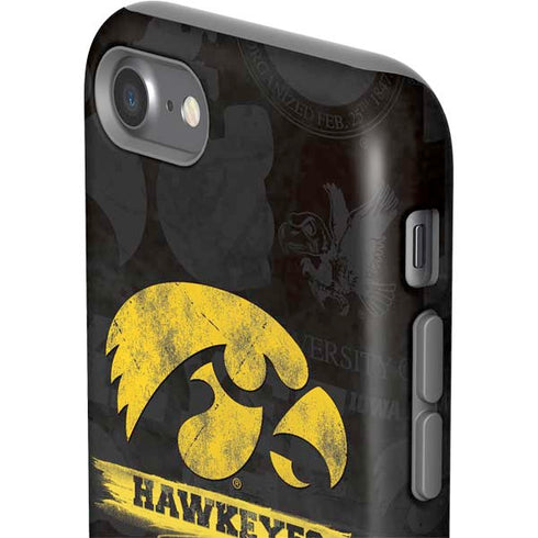 University of Iowa Hawkeyes Distressed Logo iPhone SE (2nd & 3rd Gen) Pro Case