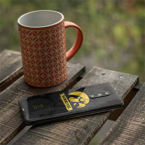 University of Iowa Hawkeyes Distressed Logo OnePlus 7 Pro Skin