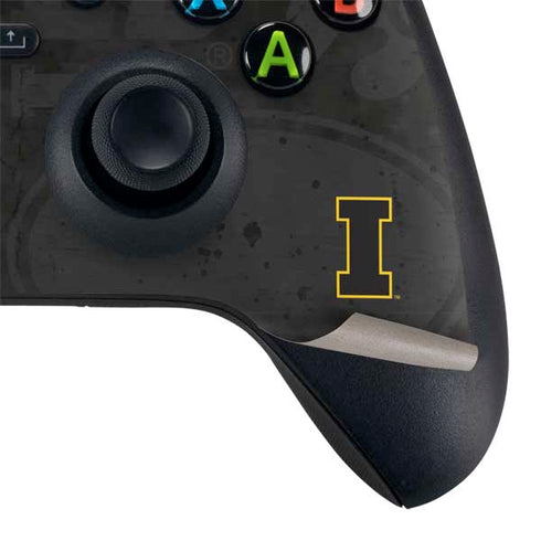 University of Iowa Hawkeyes Distressed Logo Xbox Series X Bundle Skin