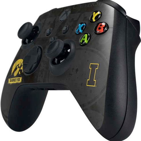 University of Iowa Hawkeyes Distressed Logo Xbox Series X Controller Skin