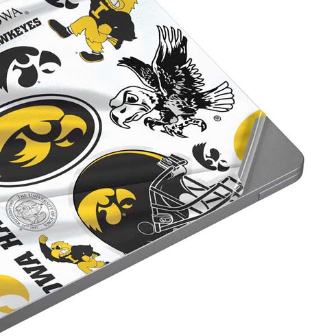 University of Iowa Hawkeyes Pattern Universal Laptop 17in (13.8 x 10in) Skin