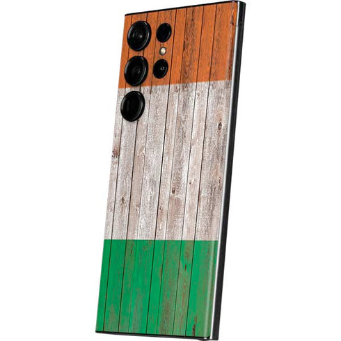Ireland Flag Dark Wood Galaxy S23 Ultra Skin