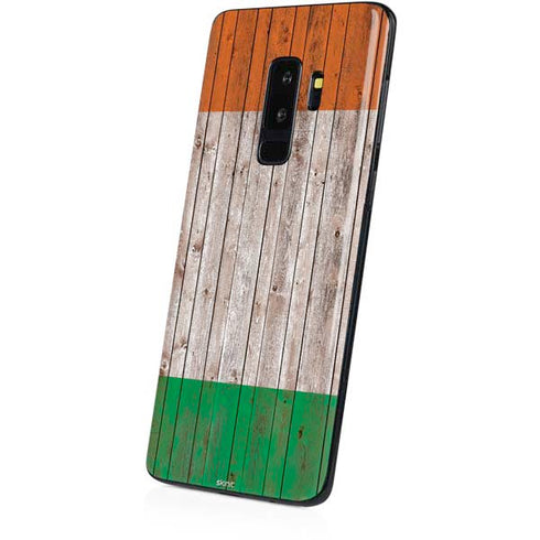 Ireland Flag Dark Wood Galaxy S9 Plus Skin