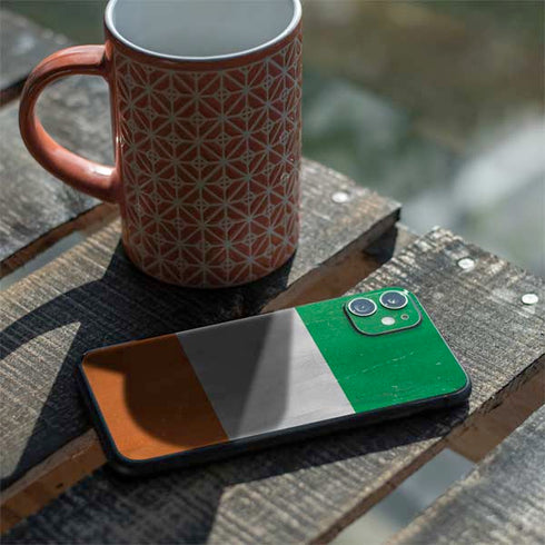 Ireland Flag Distressed iPhone 11 Skin