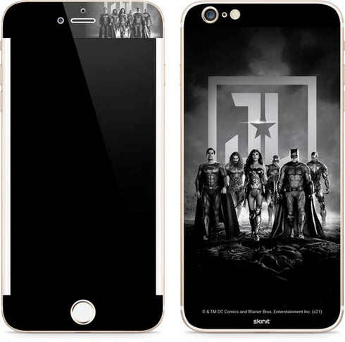 The Justice League (2017) Justice League Black and White iPhone 6/6s Plus Skin