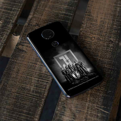 The Justice League (2017) Justice League Black and White Moto E5 Plus Skin