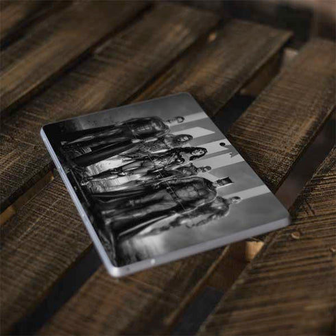 The Justice League (2017) Justice League Black and White Surface Go Skin