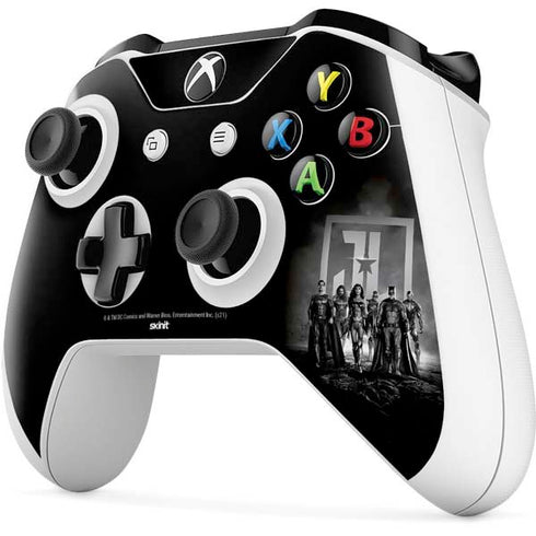 The Justice League (2017) Justice League Black and White Xbox One S All-Digital Edition Bundle Skin