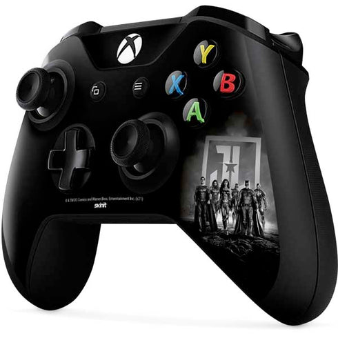 The Justice League (2017) Justice League Black and White Xbox One X Controller Skin