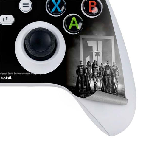 The Justice League (2017) Justice League Black and White Xbox Series S Bundle Skin