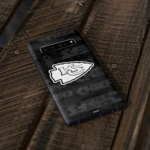 NFL Kansas City Chiefs Black & White Galaxy S10 Skin