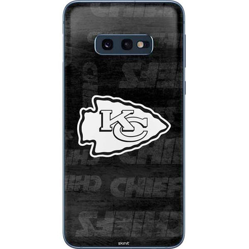NFL Kansas City Chiefs Black & White Galaxy S10e Skin