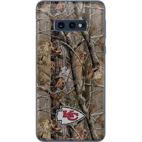 NFL Kansas City Chiefs Realtree AP Camo Galaxy S10e Skin