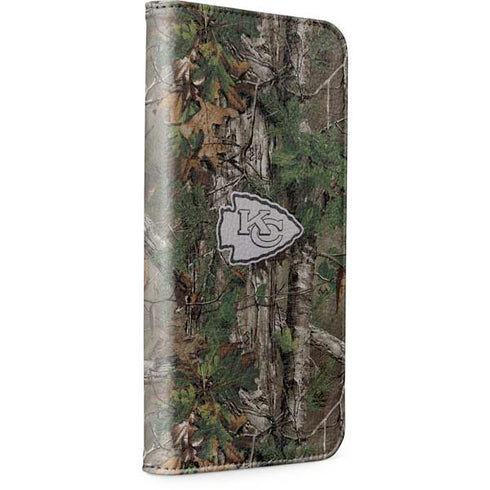 NFL Kansas City Chiefs Realtree Xtra Green Camo iPhone 15 Pro Folio Case