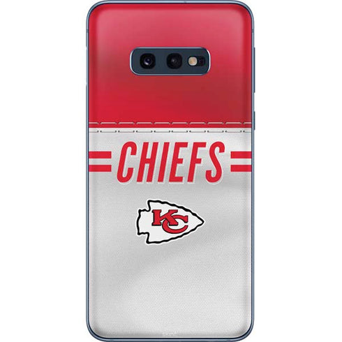 NFL Kansas City Chiefs White Striped Galaxy S10e Skin