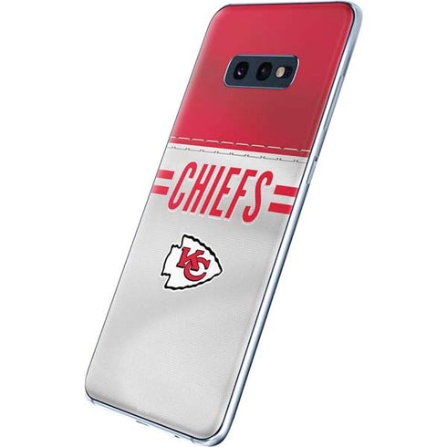 NFL Kansas City Chiefs White Striped Galaxy S10e Skin