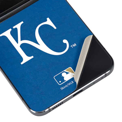 MLB Kansas City Royals - Solid Distressed Galaxy Z Flip5 5G Skin