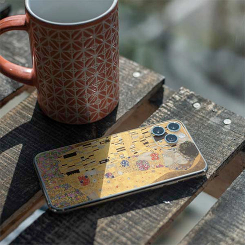 Gustav Klimt The Kiss iPhone 11 Pro Skin