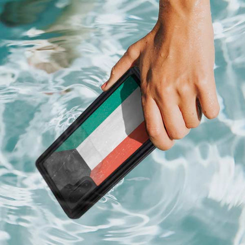 Kuwait Flag Distressed Galaxy Note 10 Waterproof Case
