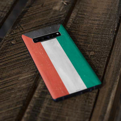 Kuwait Flag Distressed Galaxy S10 Plus Skin