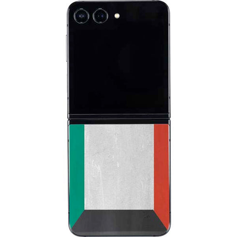 Kuwait Flag Distressed Galaxy Z Flip5 5G Skin