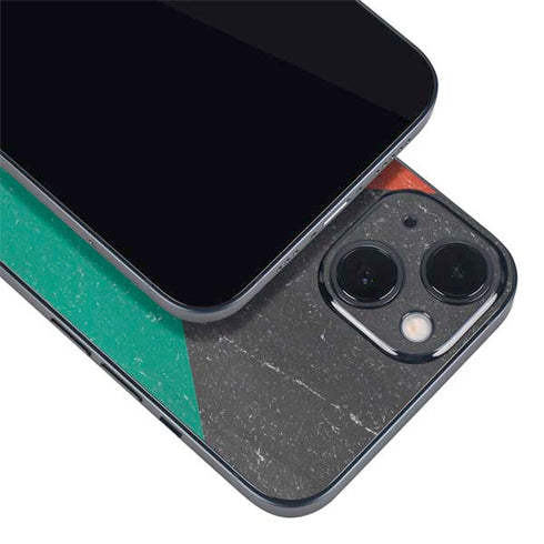 Kuwait Flag Distressed iPhone 13 Mini Skin