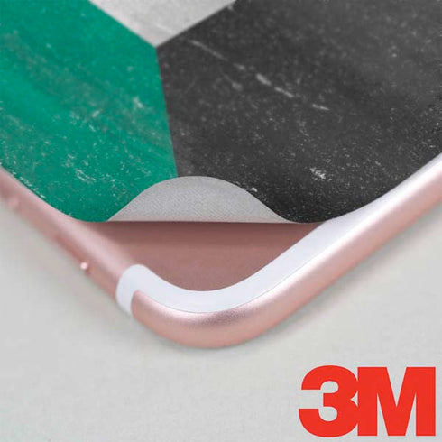 Kuwait Flag Distressed iPhone 7 Skin