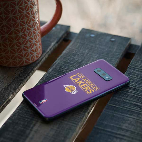 NBA Los Angeles Lakers Standard - Purple Galaxy S10e Skin