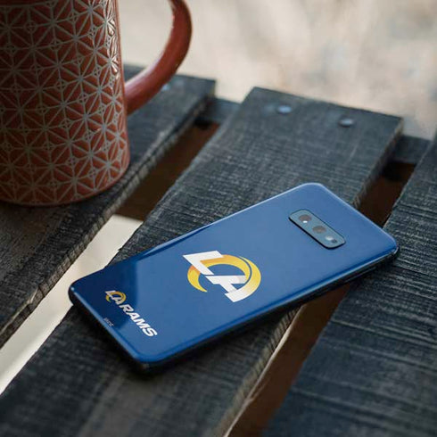 NFL Los Angeles Rams Distressed Galaxy S10e Skin