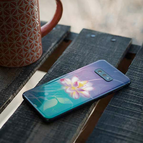 Lotus Floral Pattern Galaxy S10e Skin