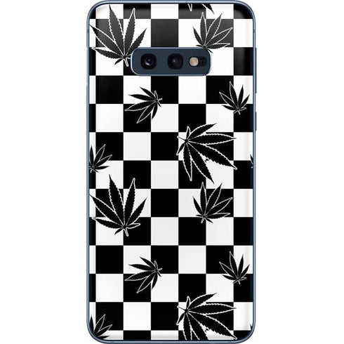 Marijuana Checkered Galaxy S10e Skin