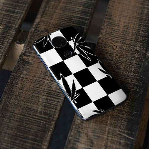 Marijuana Checkered Moto E5 Plus Skin
