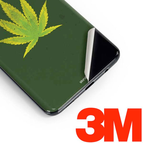 Marijuana Leaf Light Green Galaxy S10 Plus Skin