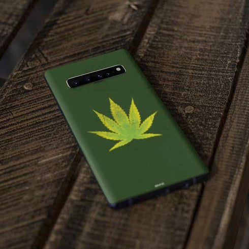Marijuana Leaf Light Green Galaxy S10 Skin
