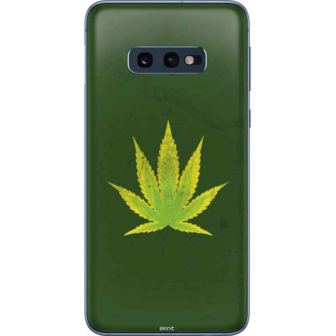 Marijuana Leaf Light Green Galaxy S10e Skin