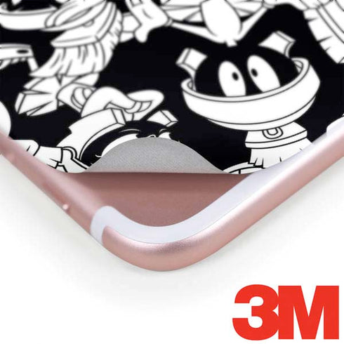 Looney Tunes Marvin Super Sized Pattern iPhone 8 Plus Skin