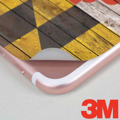 Maryland Flag Dark Wood iPhone 7 Skin