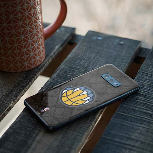 NBA Memphis Grizzlies Dark Rust Galaxy S10e Skin