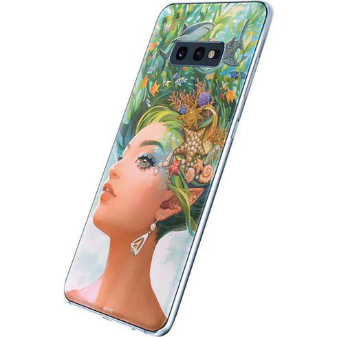 Mermaid with Sea Stars in Her Hair by Ivy Dolamore Galaxy S10e Skin