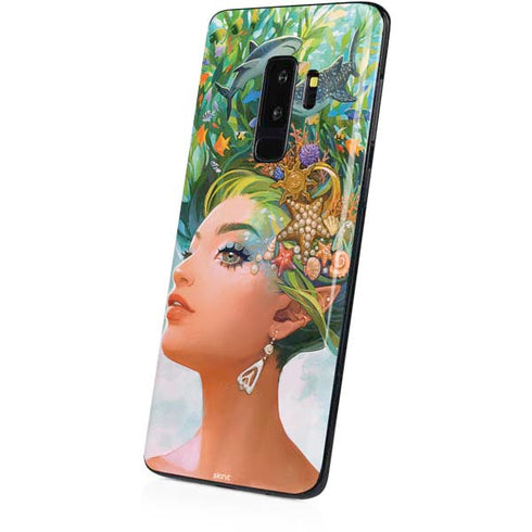 Mermaid with Sea Stars in Her Hair by Ivy Dolamore Galaxy S9 Plus Skin