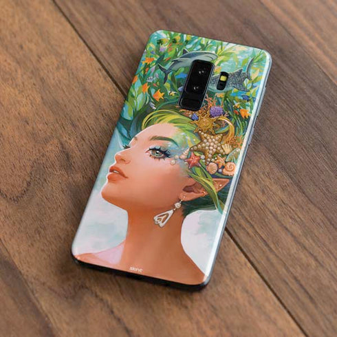 Mermaid with Sea Stars in Her Hair by Ivy Dolamore Galaxy S9 Plus Skin
