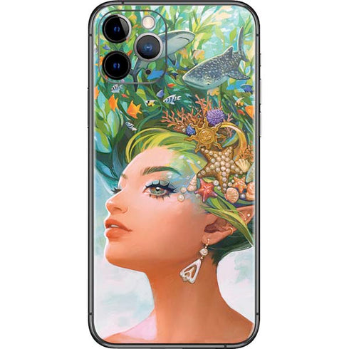 Mermaid with Sea Stars in Her Hair by Ivy Dolamore iPhone 11 Pro Skin