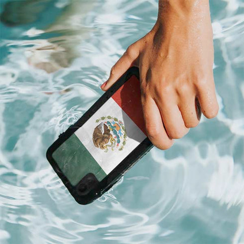 Mexico Flag Distressed iPhone XR Waterproof Case
