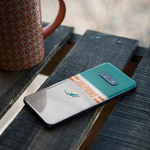 NFL Miami Dolphins White Striped Galaxy S10e Skin
