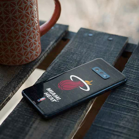 NBA Miami Heat Black Partial Logo Galaxy S10e Skin