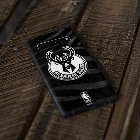 NBA Milwaukee Bucks Animal Print Black Galaxy S10 Skin