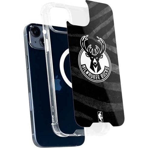 NBA Milwaukee Bucks Animal Print Black iPhone 15 Plus MagSafe Case