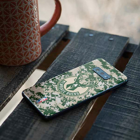 NBA Milwaukee Bucks Camo Digi Galaxy S10e Skin